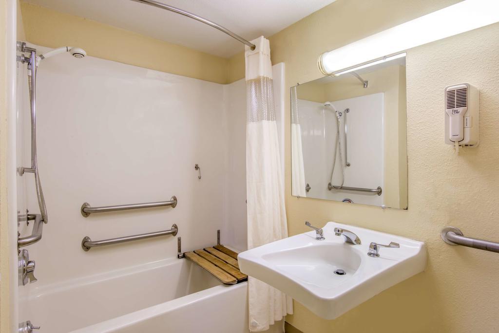 Portland Travelodge Bagian luar foto